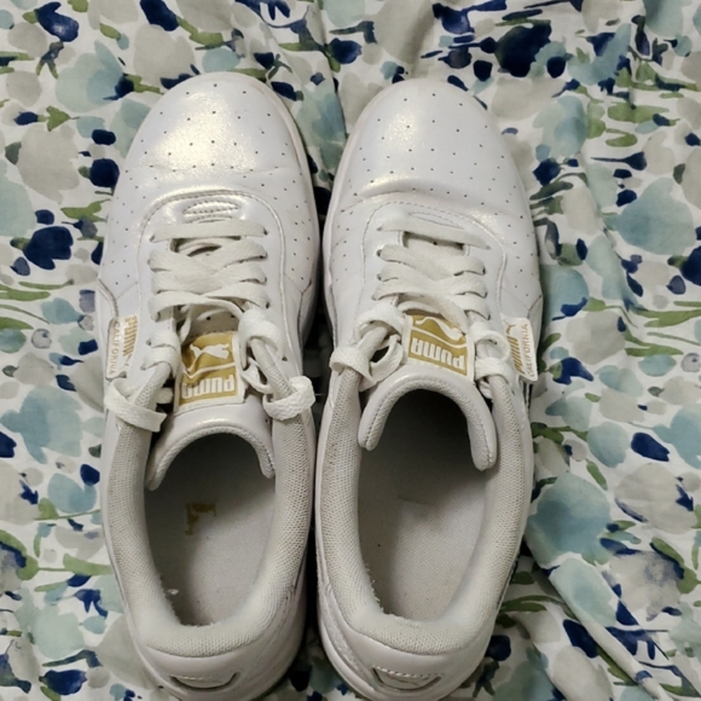 PUMA california leather sneaker in a pearly white women's 8.5/eur 39